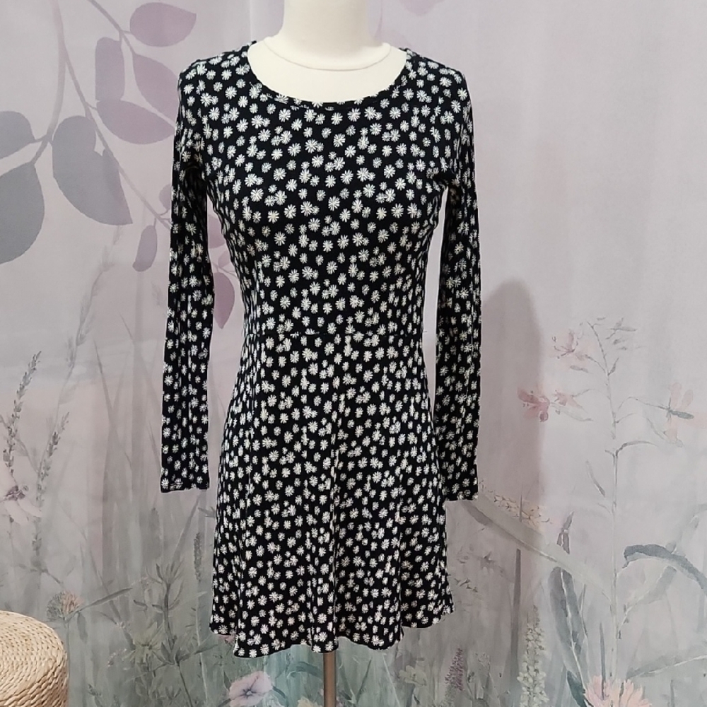 Art Class Daisy Print Floral  Long Sleeve Dress Girl Size XL (14-16) *not Women